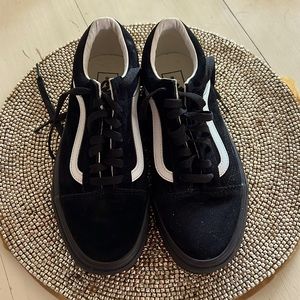 Vans Unisex Low-Top black old skool Sneakers Women’s 8.5 Men’s 7